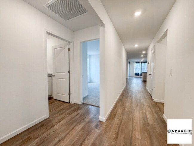 Photo - Modern 3/2 Arizona City Home - Spacious La...