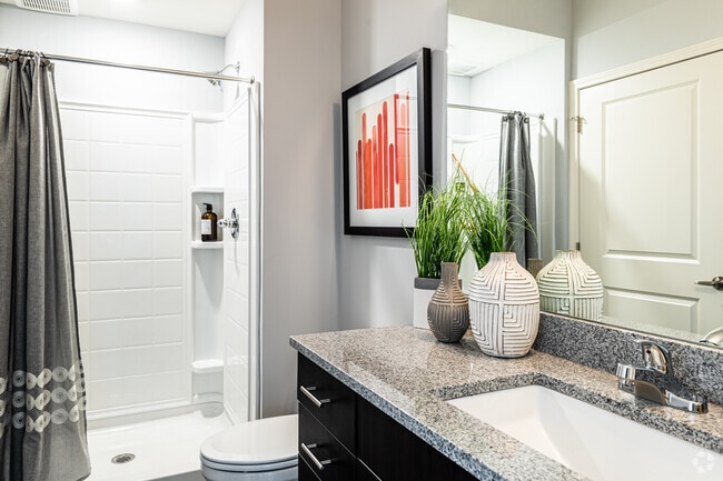 1BR, 1BA - 640SF