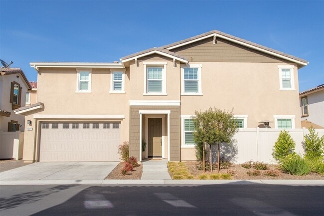 Building Photo - MUST SEE!!! Newer construction build w/ fixed SDGE Bill! Central A/C and Heat!