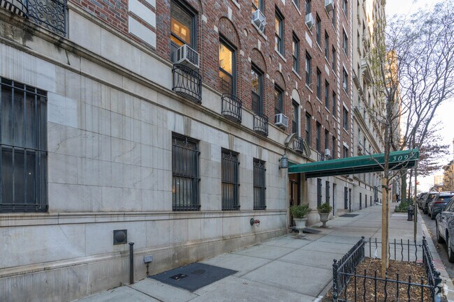 Photo - 305 W 104th St