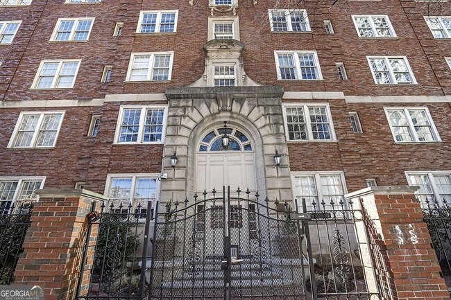 Building Photo - 800 Peachtree St NE Unit 8219