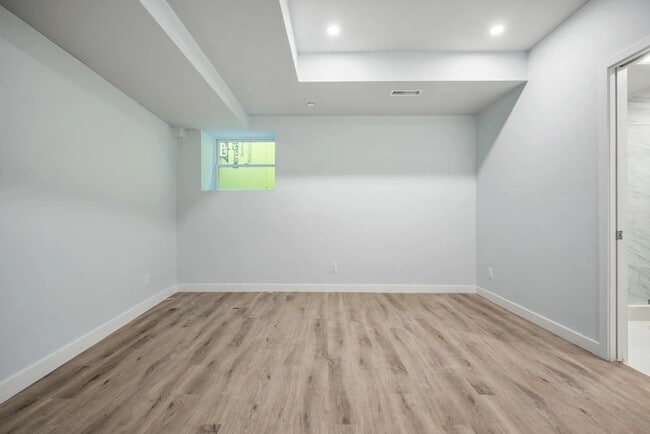 Photo - 147 Grampian Way