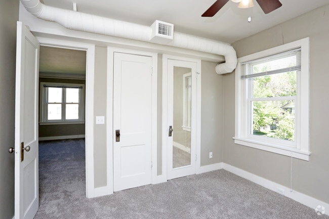 1BR, 1BA - 675 SF - Bedroom