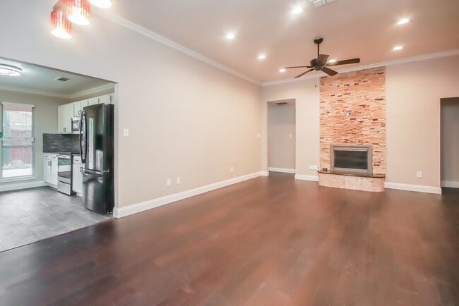 Photo - 10824 Deauville Cir N