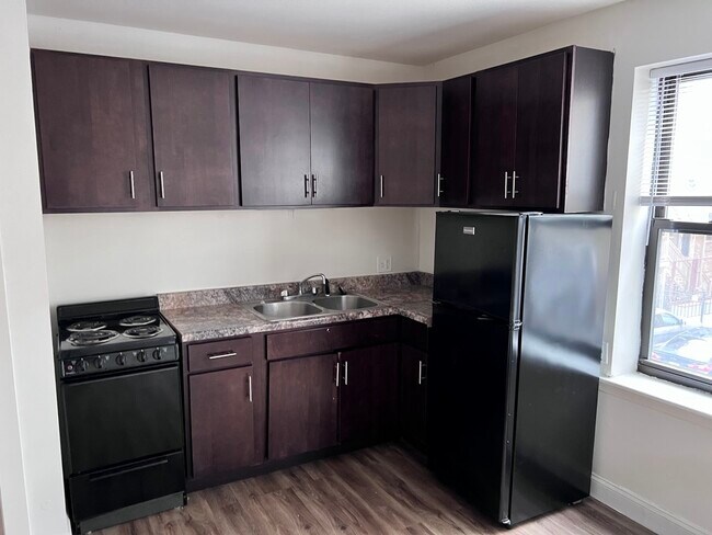 Photo - 3933 N Clarendon Ave Unit 610