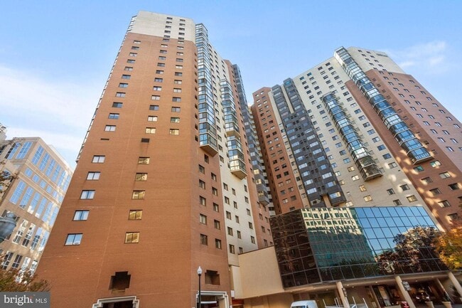 Building Photo - Move In Ready!