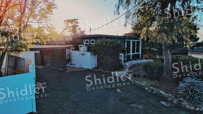 Building Photo - The Bridge House - 2 Bed 1 Bath with Uncompromising Views