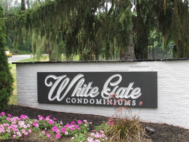 Photo - 9 White Gate Rd Condo Unit J