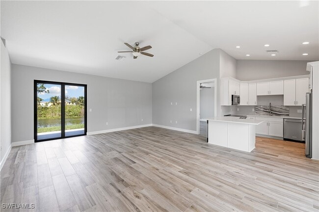 Photo - 925 NE 11th Terrace