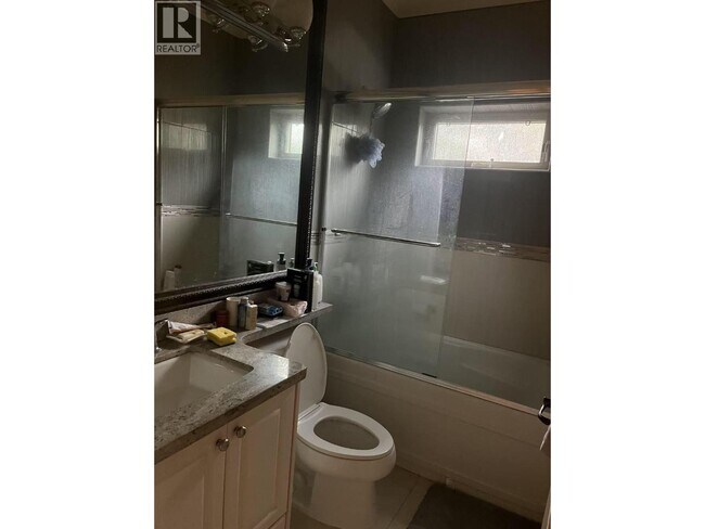 Photo - 11011 Seafield Crescent