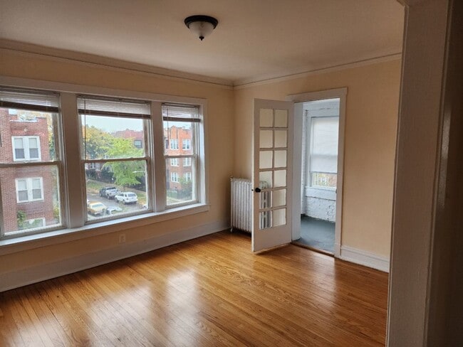 Photo - 7502 N Hoyne Ave Apartments Unit 1