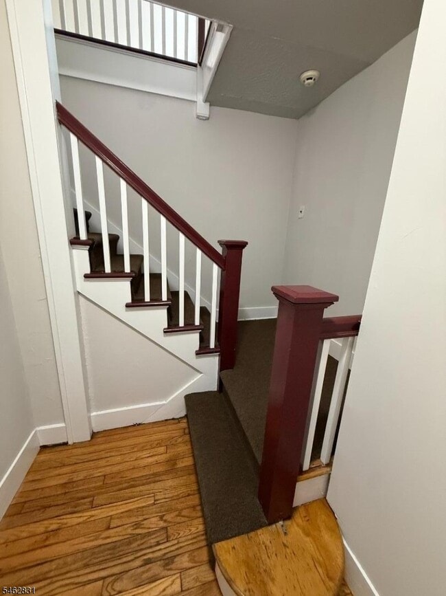91 Nichol Ave