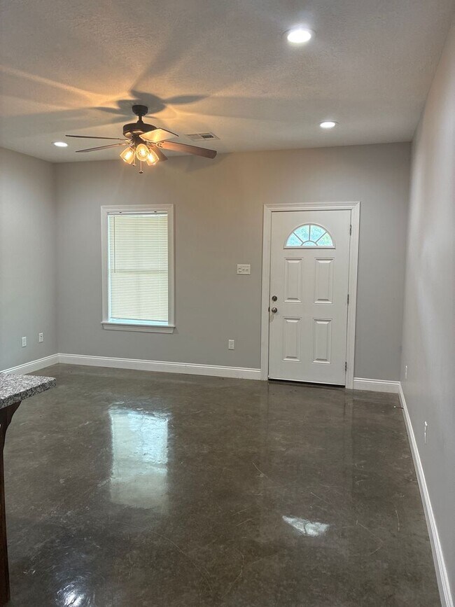 Photo - Duplex for lease