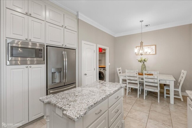 Photo - Large 3/2 with Extra Bonus Room in Legacy