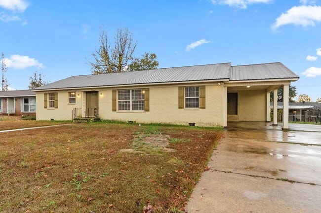 Photo - Spacious 3 Bedroom 3 Bath Available Fall 2025! Tour and Secure your Home today!