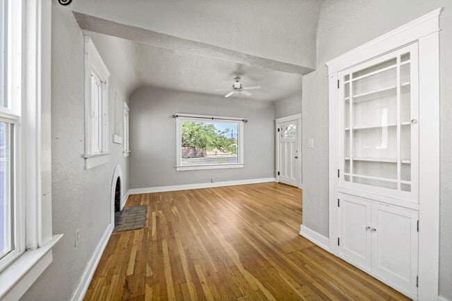 Photo - PRE-LEASE for AUGUST 2026 - Sam Hughes Bun...