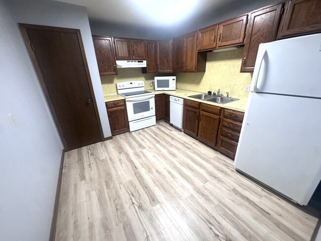 Photo - 2737 Colonial St Unit B