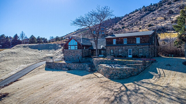 Building Photo - 850 Shelton Rd