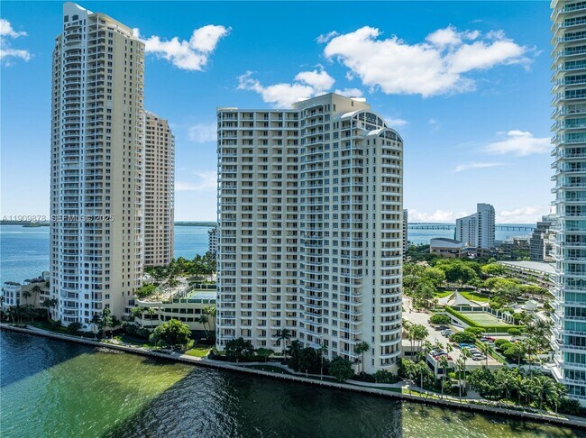 Building Photo - 888 Brickell Key Dr Unit 2610