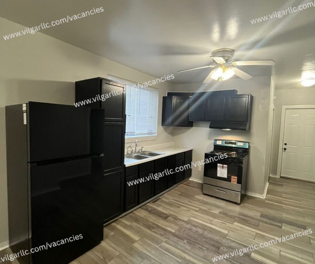 Photo - 3910 Deodar St Unit 1st floor