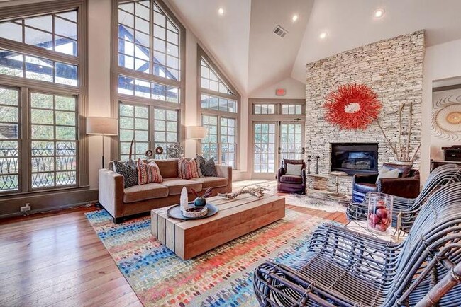 Photo - 7700 N Capital of Texas Hwy Unidad b2