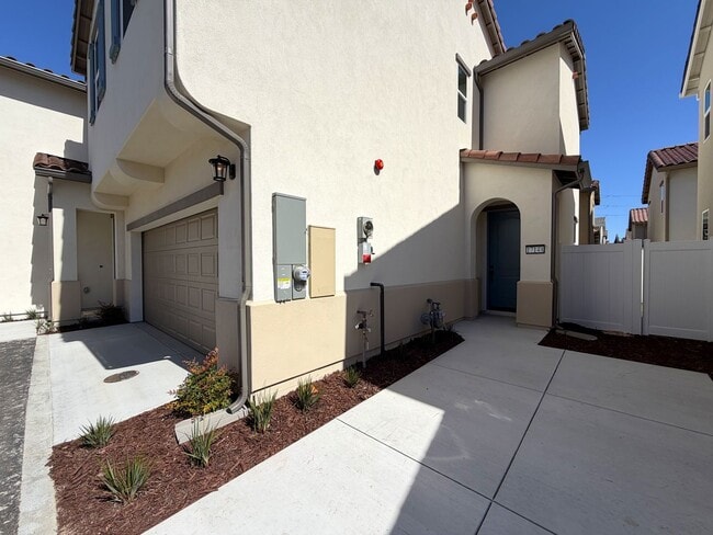 Photo - Brand New Construction in River Terrace Development!