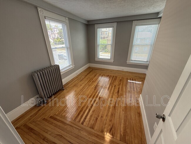 Photo - 146 Walnut St Unit 2