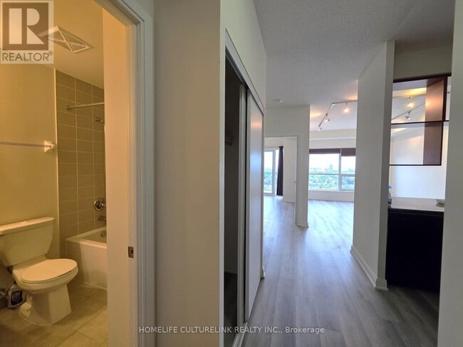 Photo - 151 Village Green Square Unit 2209