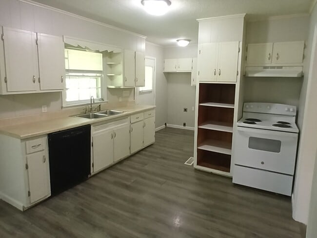Photo - 23 Sequoia Dr