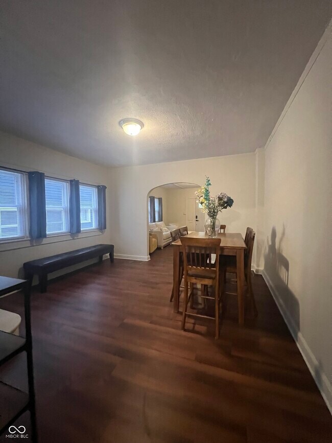 Photo - 3671 Birchwood Ave