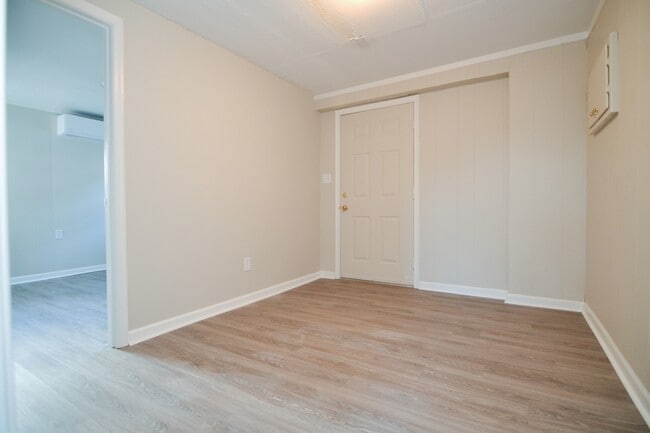 4914 Fort Ave Unit C