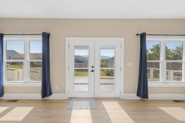 Photo - 43 Mcilwee Ln