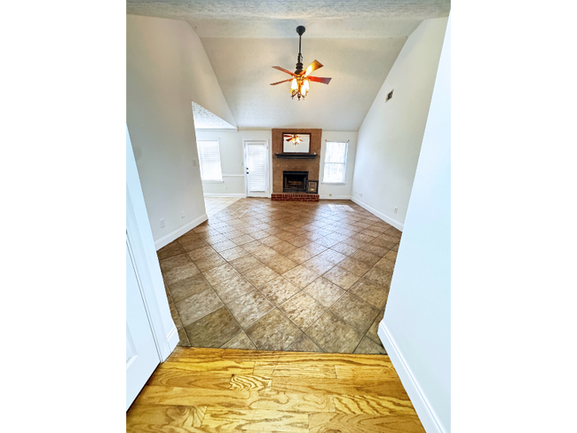 26 Angel Trace