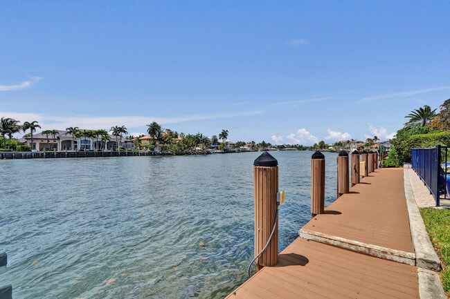 Photo - 1717 N Riverside Dr Unidad #1