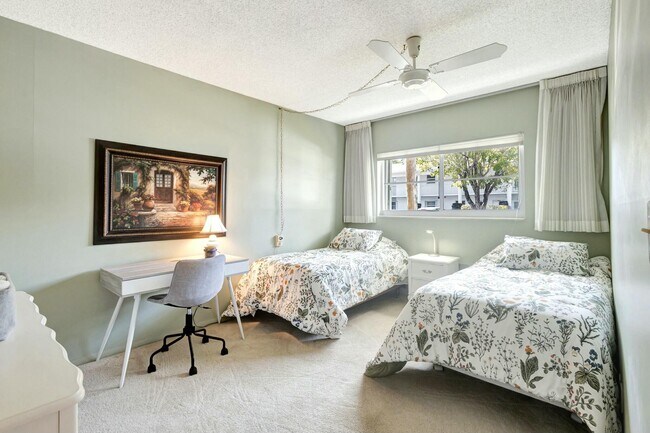 Photo - 2320 SW 22nd Ave Unit 211