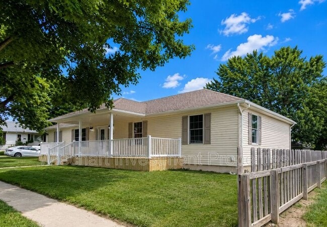 Photo - 232 N Cherry St