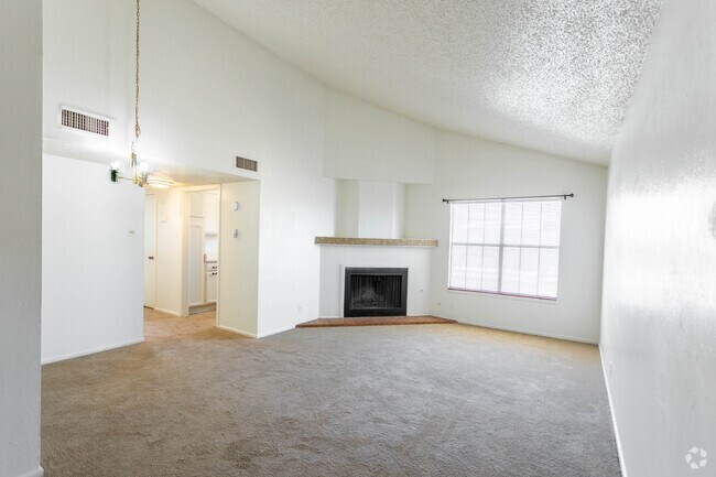 2BR, 1BA - 900 SF