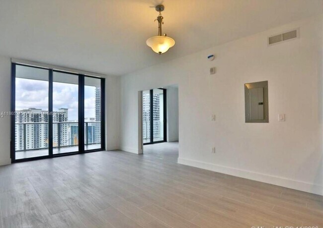 Photo - 1010 Brickell Ave