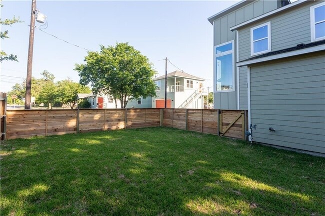 Photo - 1107 Stobaugh St