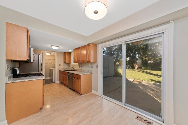 Photo - 712 Clearwood Ct