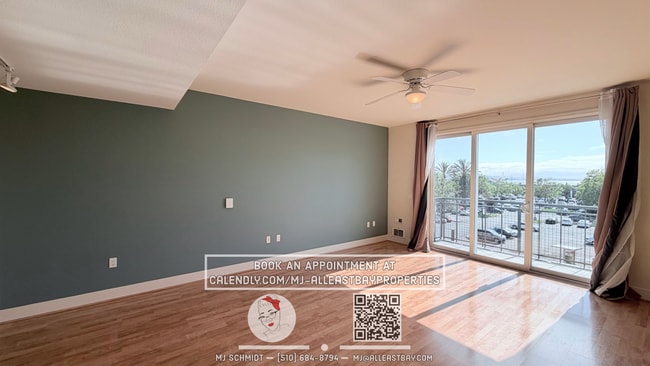 Photo - Beautiful two-story residence with 2 bedrooms, 2 bathrooms and balcony with views of the city loc...