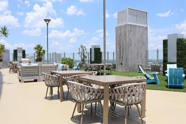 Photo - SkyHouse Channelside