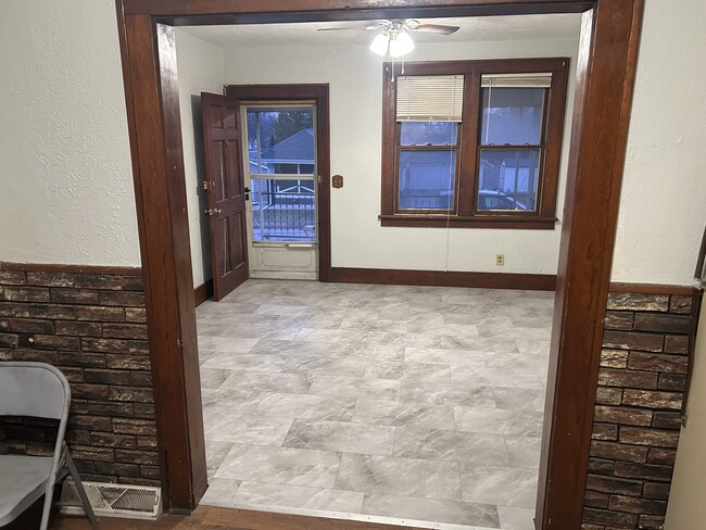 Photo - 2119 N Underhill St