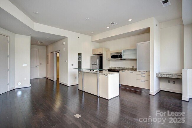 Photo - 1133 Metropolitan Ave Unit 217