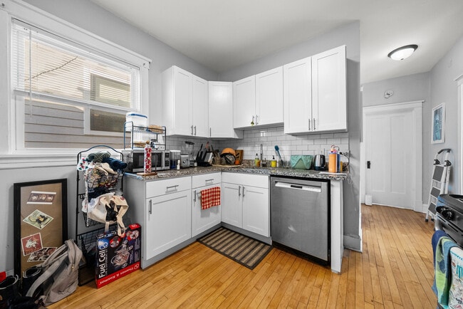 Photo - 3008 W Cullom Ave