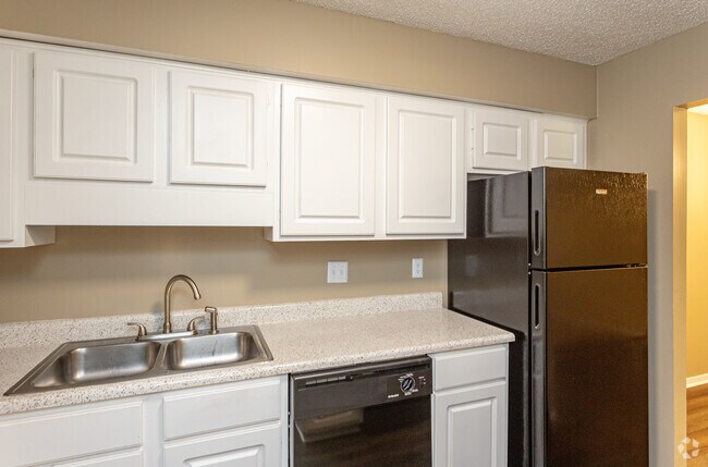 2BR, 2BA - 1,006SF
