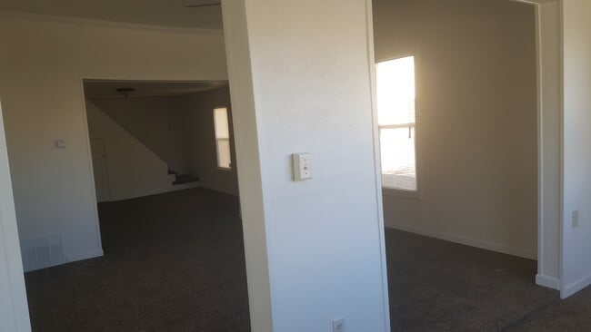 Photo - 3+ bedroom 1 bathroom