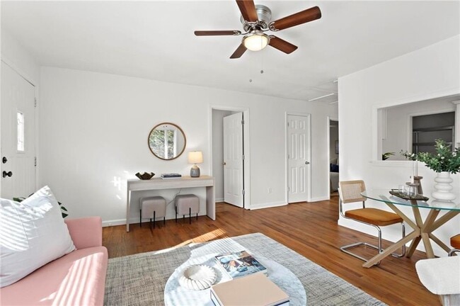 Photo - 2070 Ridgedale Rd NE