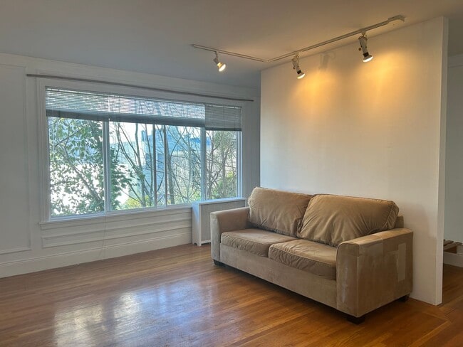 Photo - Russian Hill Large Studio Condo! Unit 6