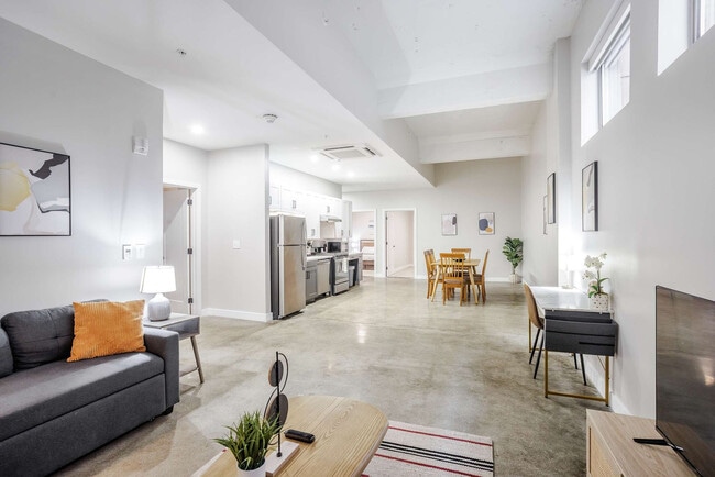 Photo - 205 W 4th St Unidad ID1316454P